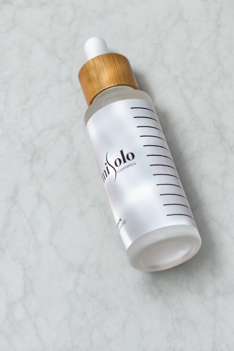 Second run of a marble surface for a serum bottle